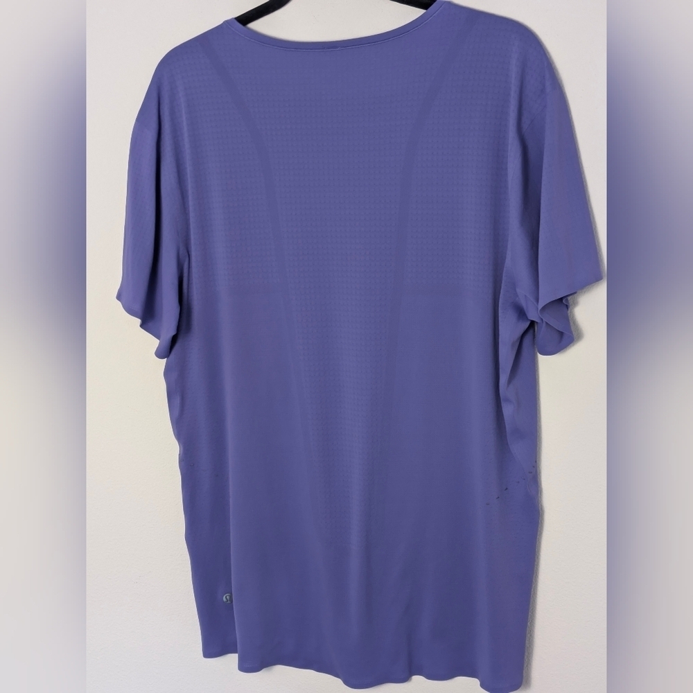 LULULEMON Men's FAST & FRE SHORT SLEEVE SHIRT Sz L Purple EUC Seamless